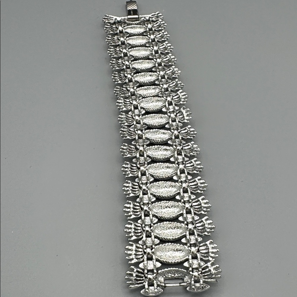 Vinage Sarah Coventry Simply Elegant Art Deco Statement Panel Bracelet - Picture 4 of 6
